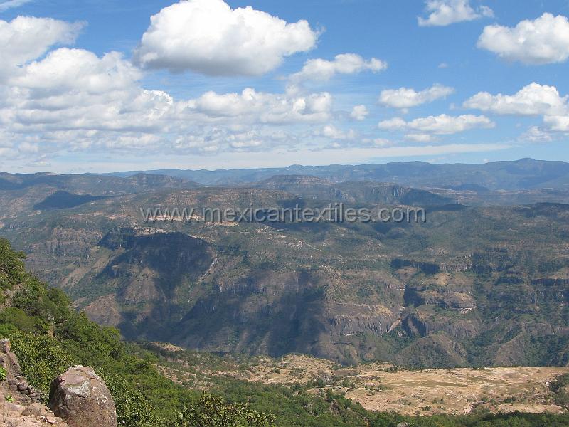 sierra_huajicori_17.JPG - Documentation of tepehuano indigenous textiles from Huajicori, Nayarit, Mexico. Panoramic view of the Saint Thomas Canyon.