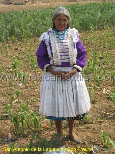 mazahua_lady.jpg