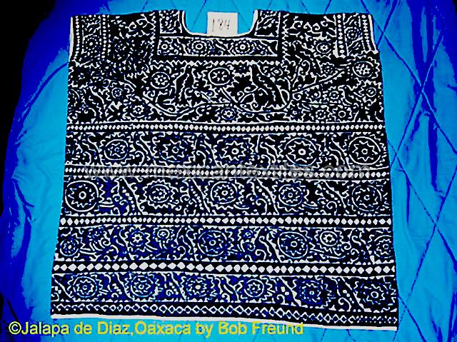 jalapa_mazateca__01.jpg - This huipil is an amazing piece of work, certainly from the lower Mazatec region , As I showed pictures of it to various women , it was called and old huipil, well I bought it is 1972. The Ayutla huipil is similar but with ribbons. IN Jalapa women also claimed that it came from there.