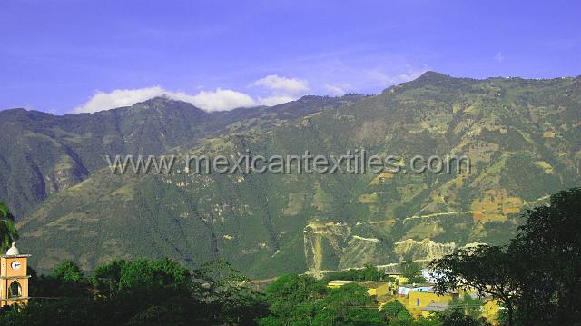mazatlan_mazateca__13.JPG - Incrdible panoramic views in the region. Altough it is 2000 feet lower than Mexico City is seems like you are in the clouds at 5500 feet.