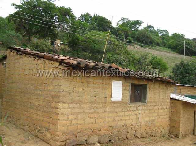 mazatlan_mazateca__22.JPG - typical older style adobe home.