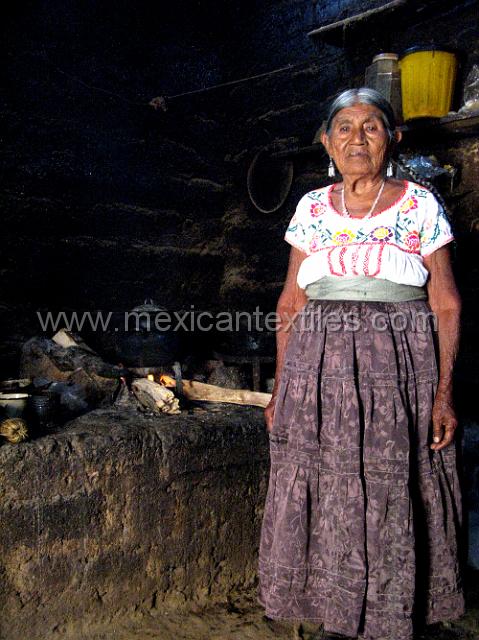 mazatlan_mazateca__26.JPG - Last of the traditional costume in Mazatlan.