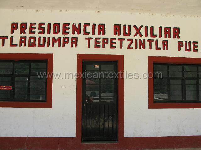 town_tlaquimpa_25.JPG - Town offices.