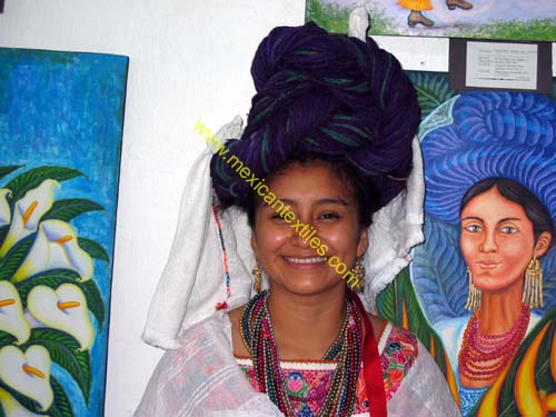 nahua_contestant