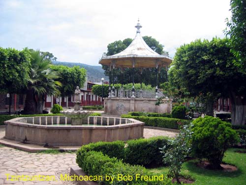 2_tzintzuntzan_center