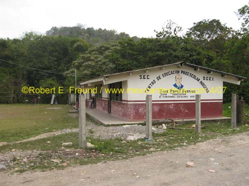 cuauntemoc_school
