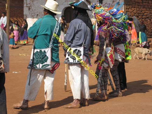 4_saints_procession_04